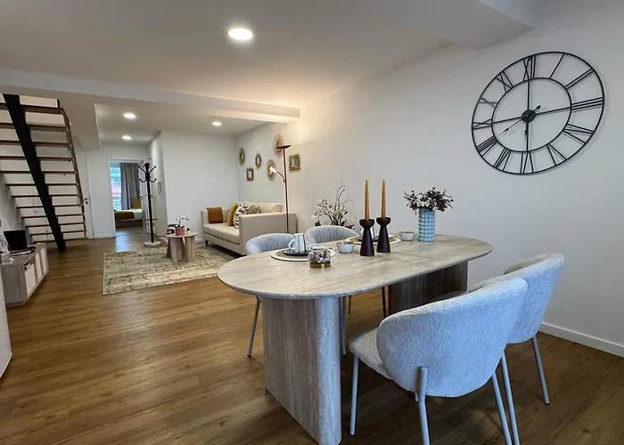 Ocean House דירה